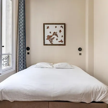 Veeve - Avenue Heights Apartment Paris
